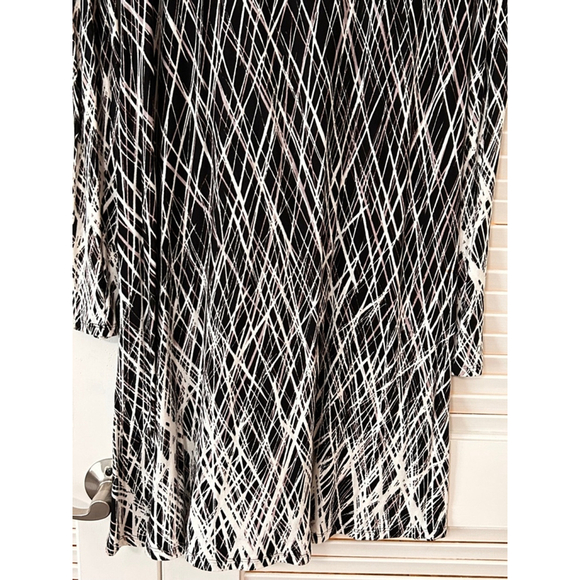 BCBGMAXAZRIA Jeanna Black White Abstract Midi Dress Long Sleeve Size S - Picture 4 of 10